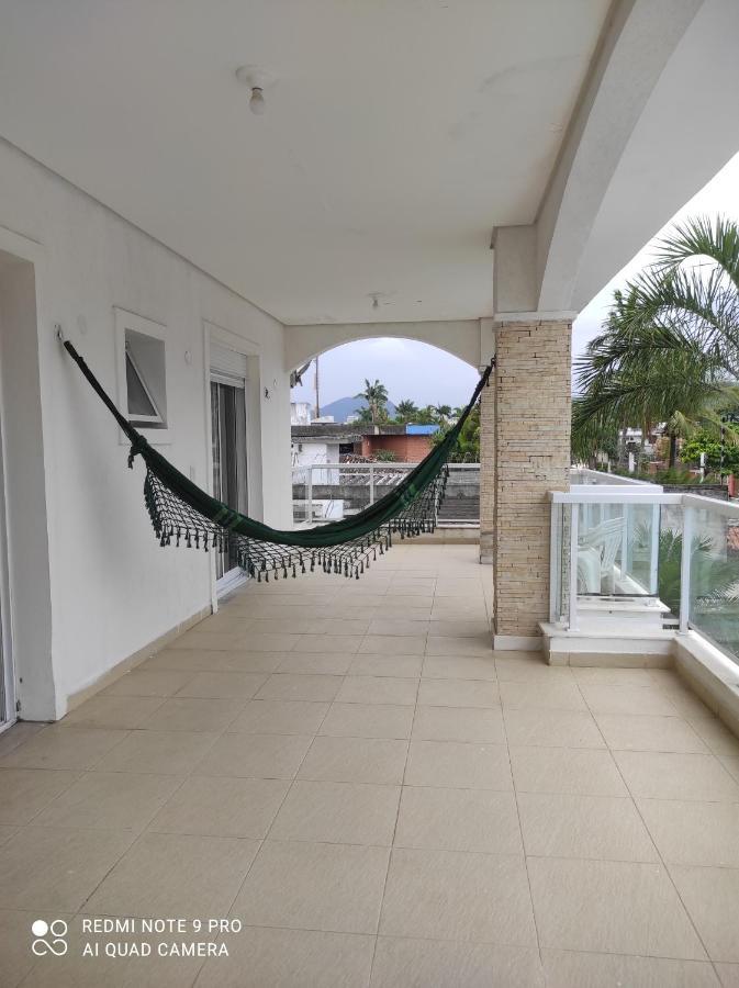 Casa Com Piscina A 150M Da Praia Da Enseada غوارويا المظهر الخارجي الصورة